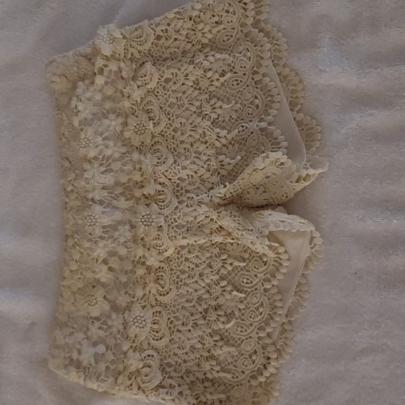 Vanilla Star Crochet Style Shorts Fully Lined - Picture 5 of 10